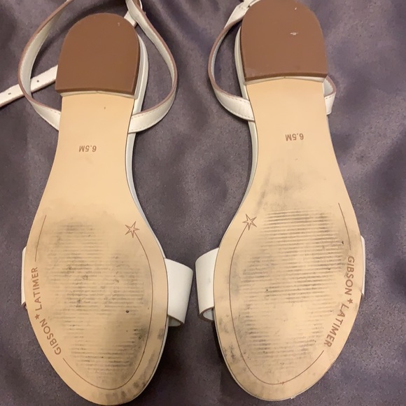 Gibson/ Latimer Beige Strappy Flat Sandals - Picture 2 of 4